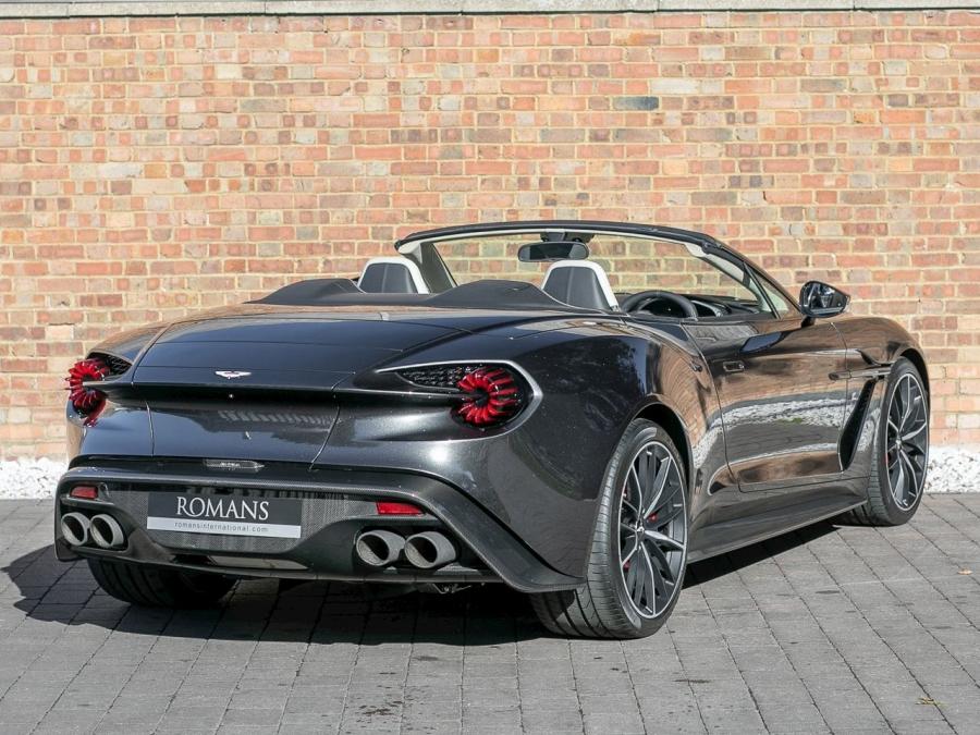  Aston Martin Vanquish Zagato Volante 2018 года  (UK) (фото 10 из 34)